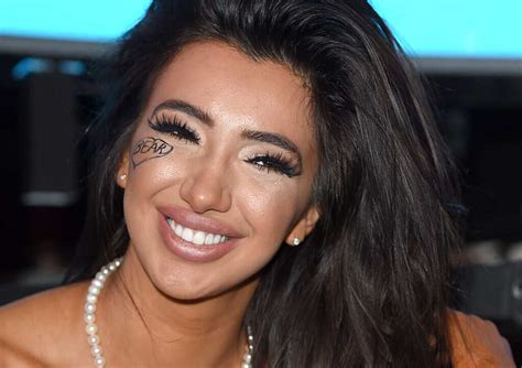 CHLOE KHAN .